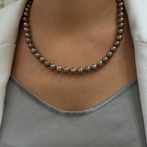 Ogrlica sa braon biserima