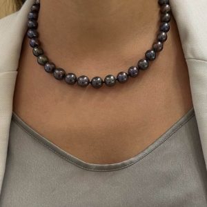 Ogrlica sa braon biserima